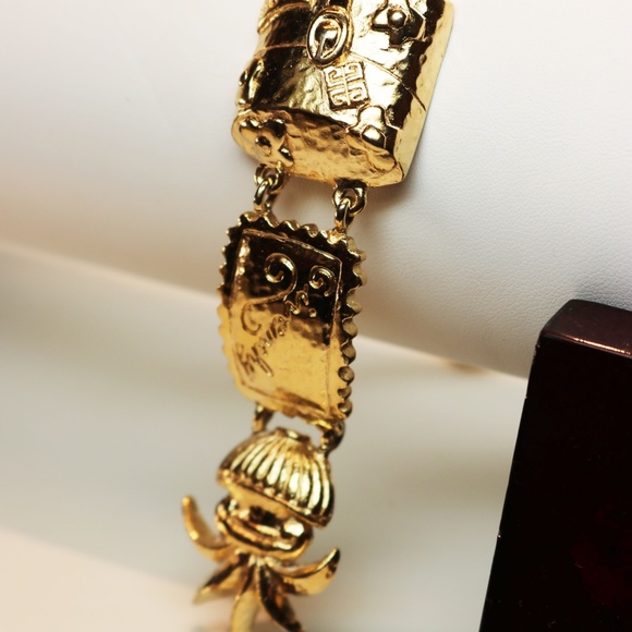 🎊🥳 Host Pick!🎉 Vintage GIVENCHY Travel Bracelet - Picture 10 of 16